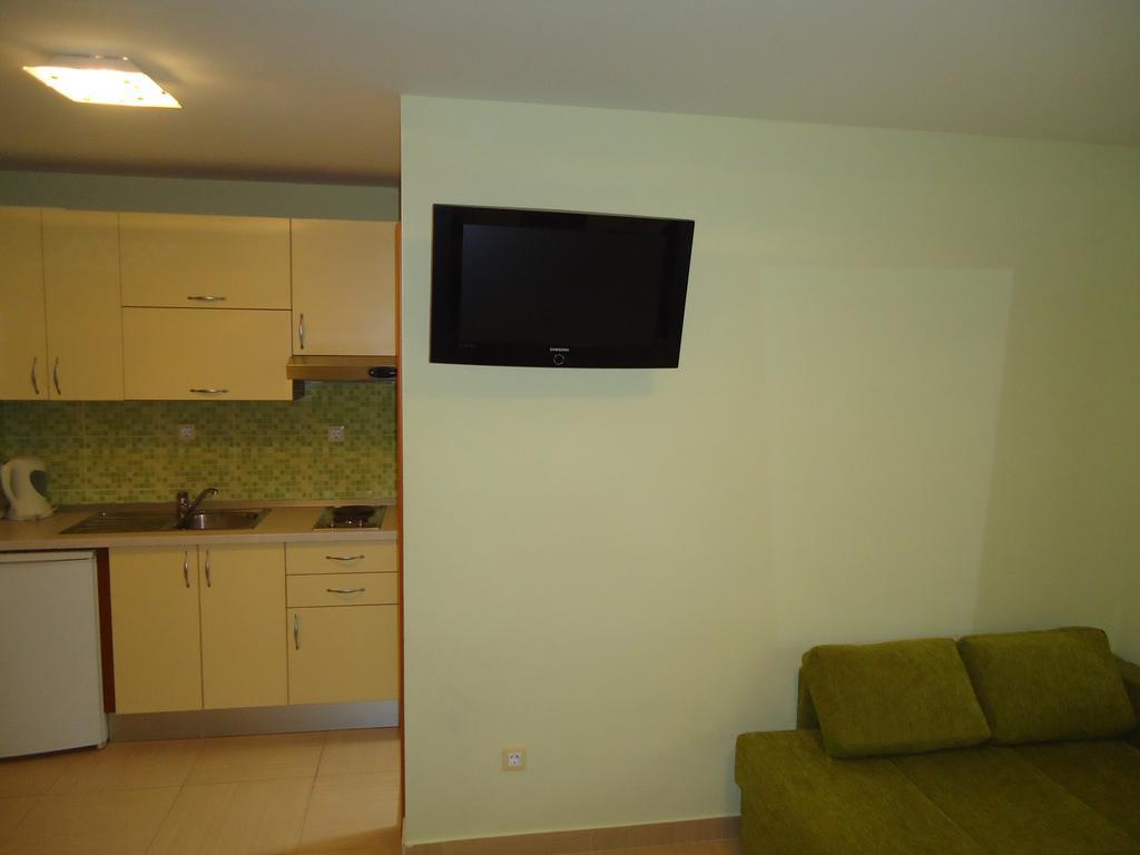 Villa Grgo Apartments Tučepi Habitación foto