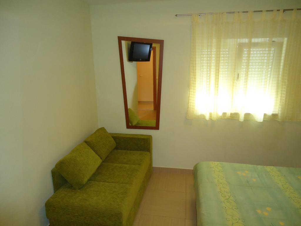 Villa Grgo Apartments Tučepi Habitación foto