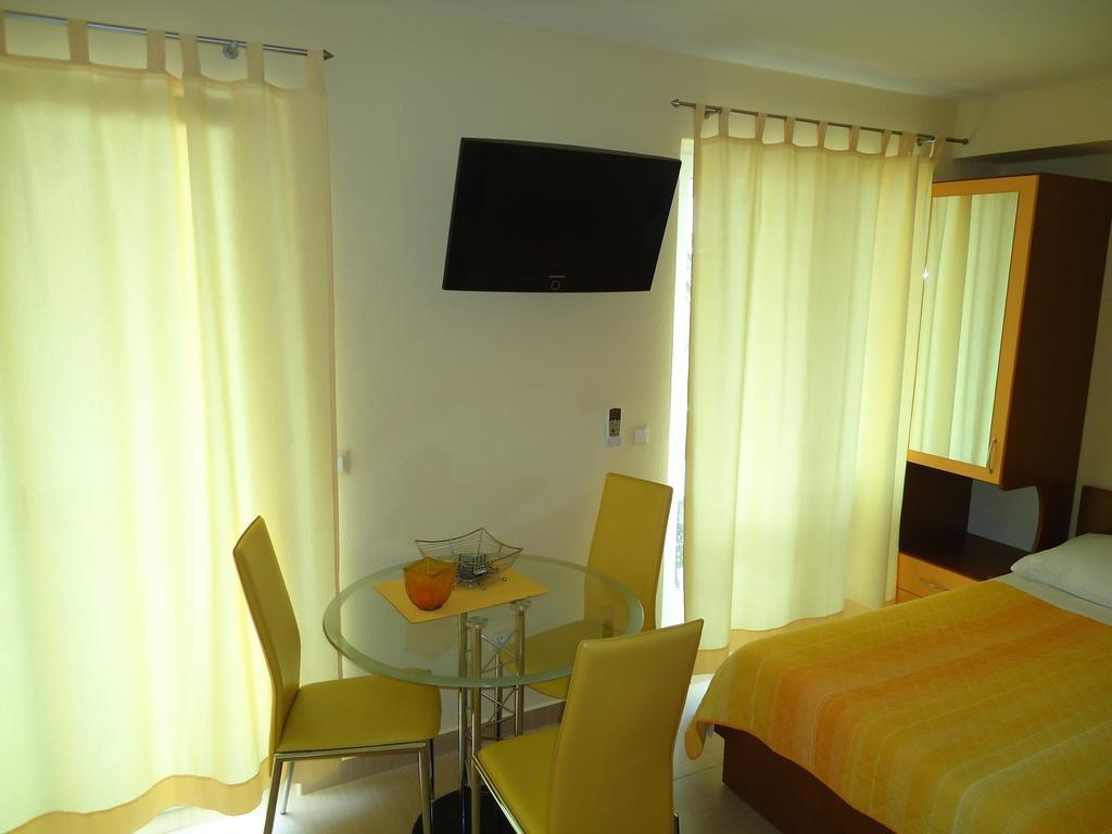 Villa Grgo Apartments Tučepi Habitación foto