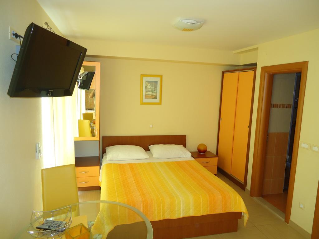 Villa Grgo Apartments Tučepi Habitación foto